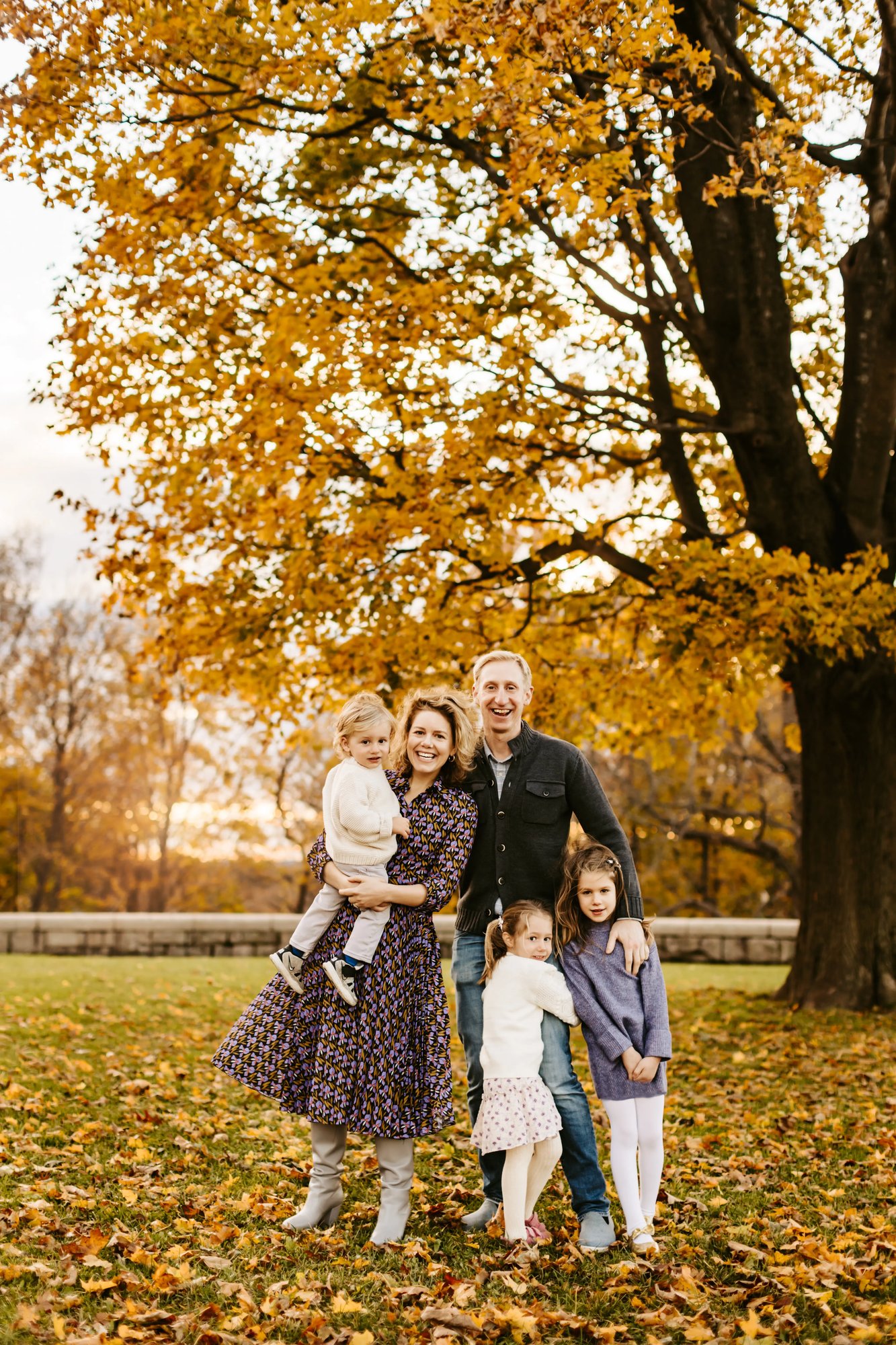 boston-family-photo-fallen-leaves-brookline