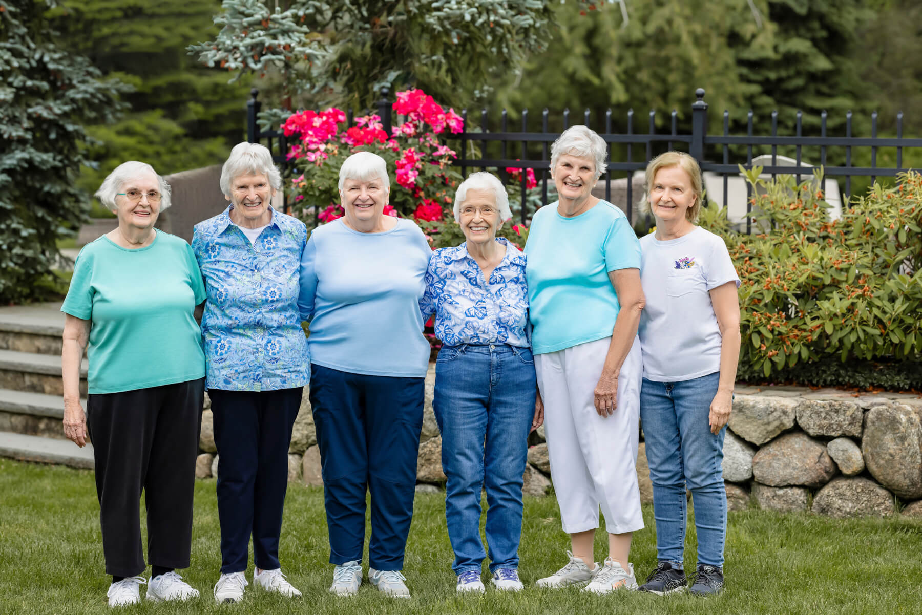 Extended Family photo of 6 sisters at Boston, Massachusetts