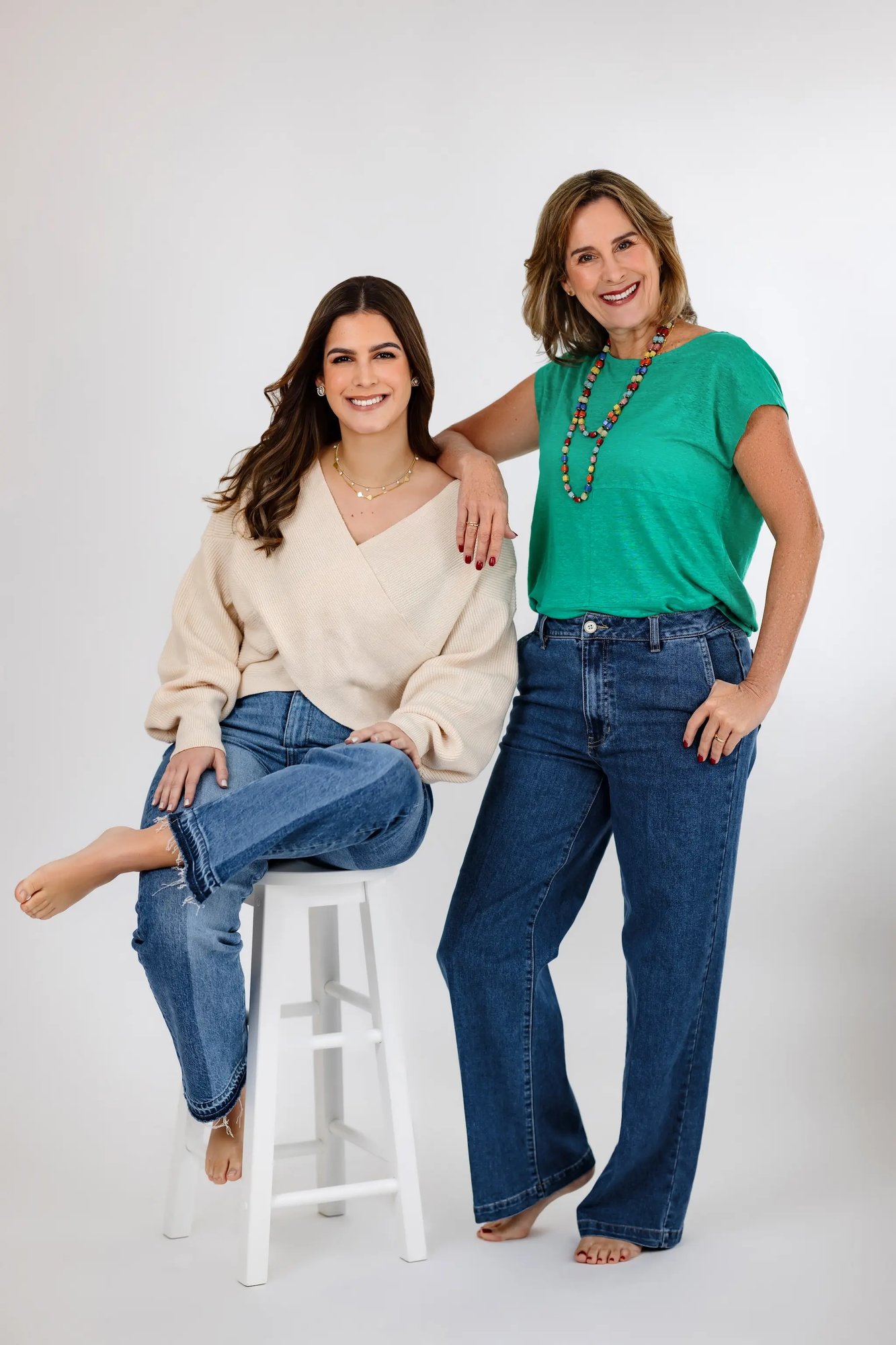 family-studio-mother-daughter-barefoot