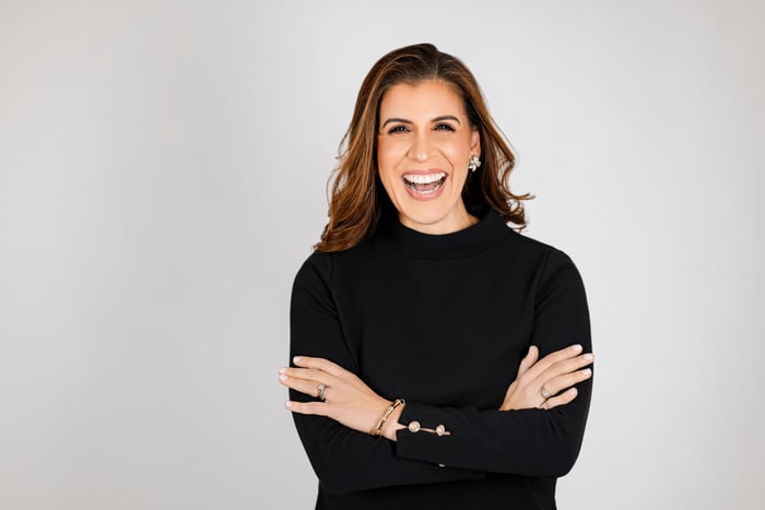 The Psychology of First Impressions: Why Your Headshot Matters