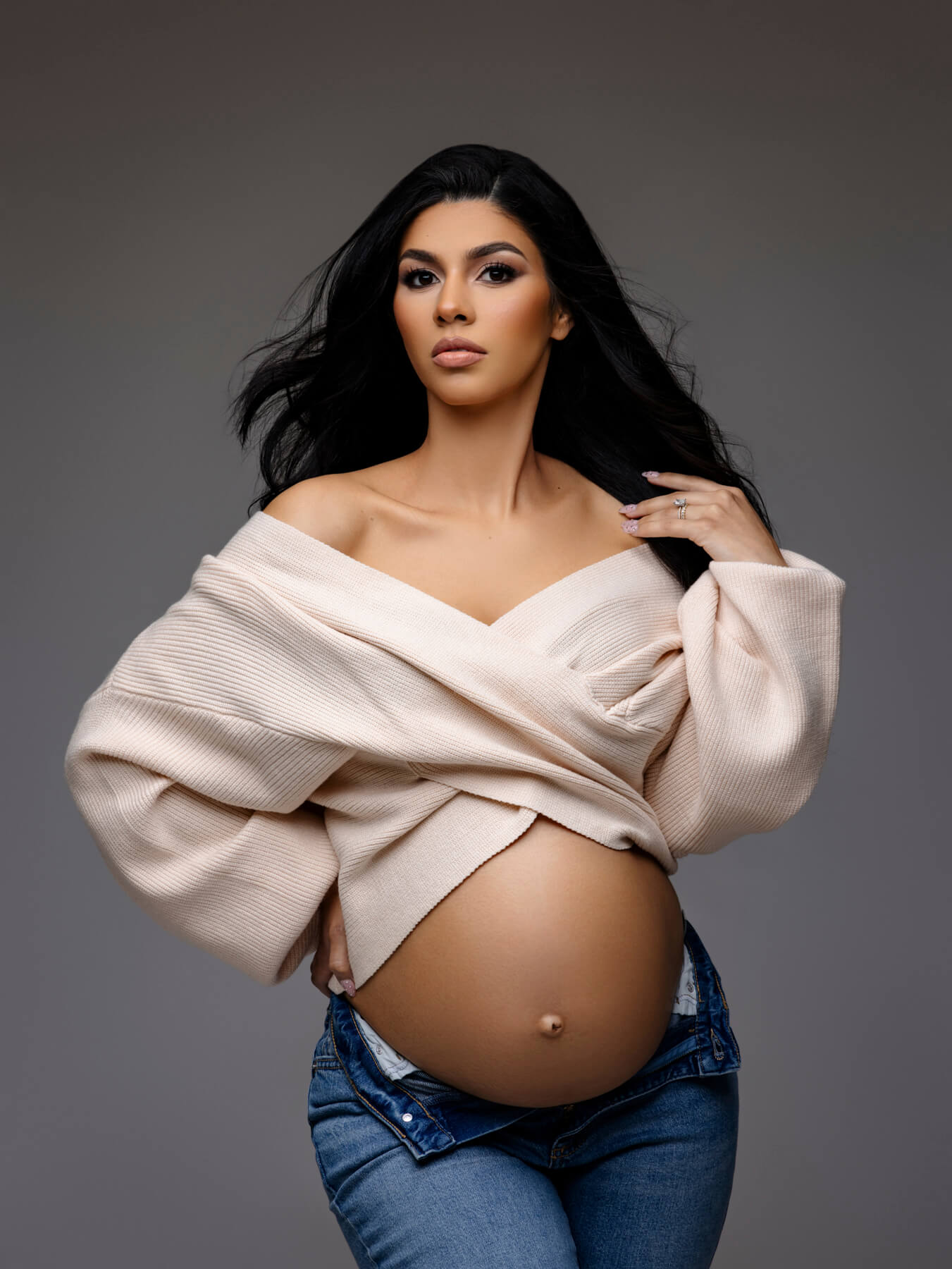 Maternity Studio Portraits -1016