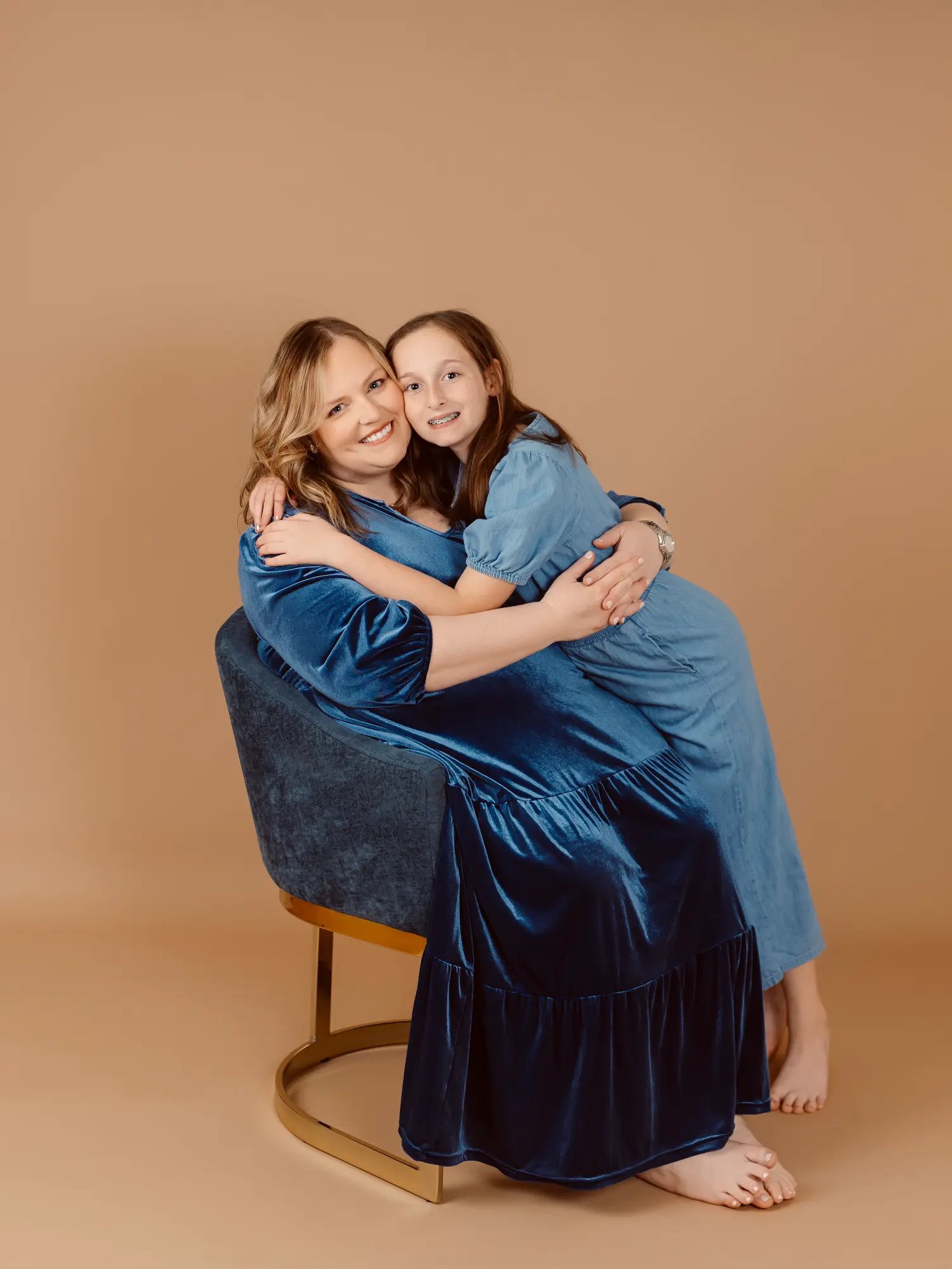 mothers-day-studio-portrait-daughter
