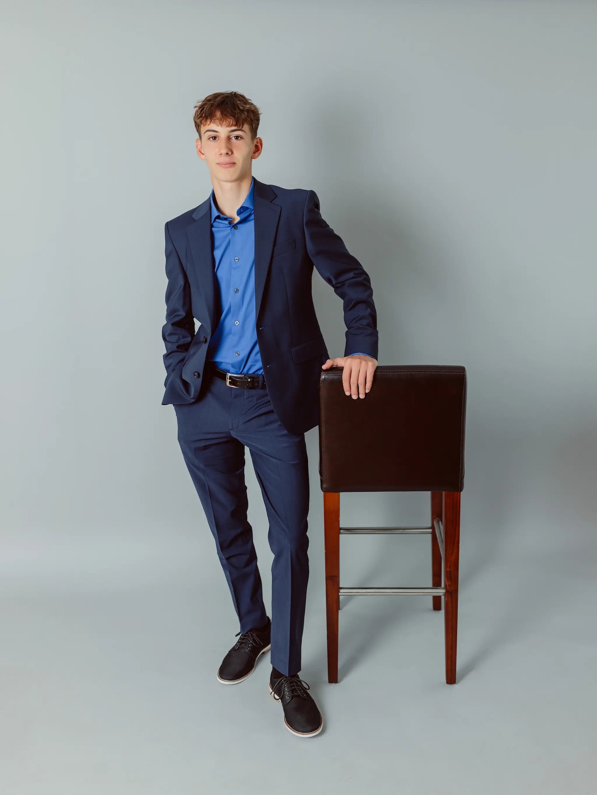 senior-portrait-teen-boy-blue-suit