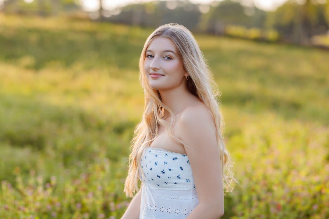 Senior high school photo in Boston Lexington open field-2 Senior high school photo in Boston Lexington open field-2