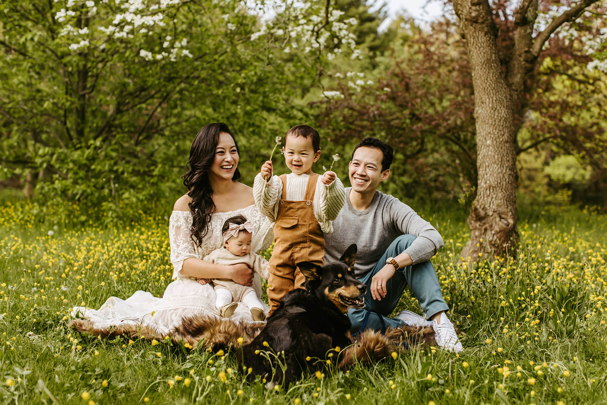 Spring-Boston-Family-Session---wildflowers