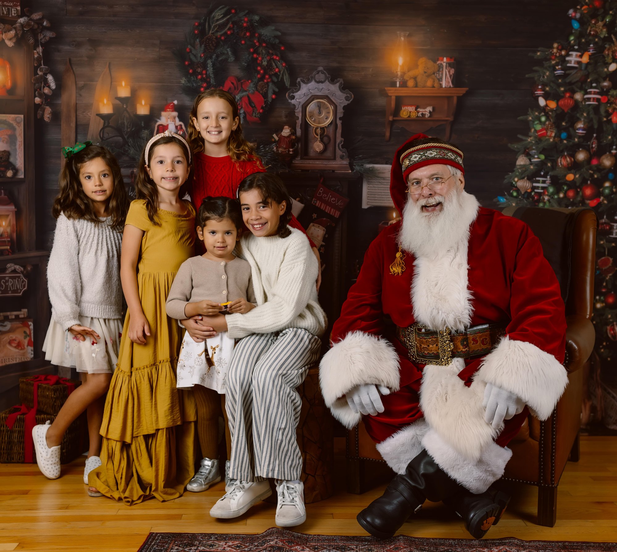 Studio_Family - Family Photo With Santa (3)
