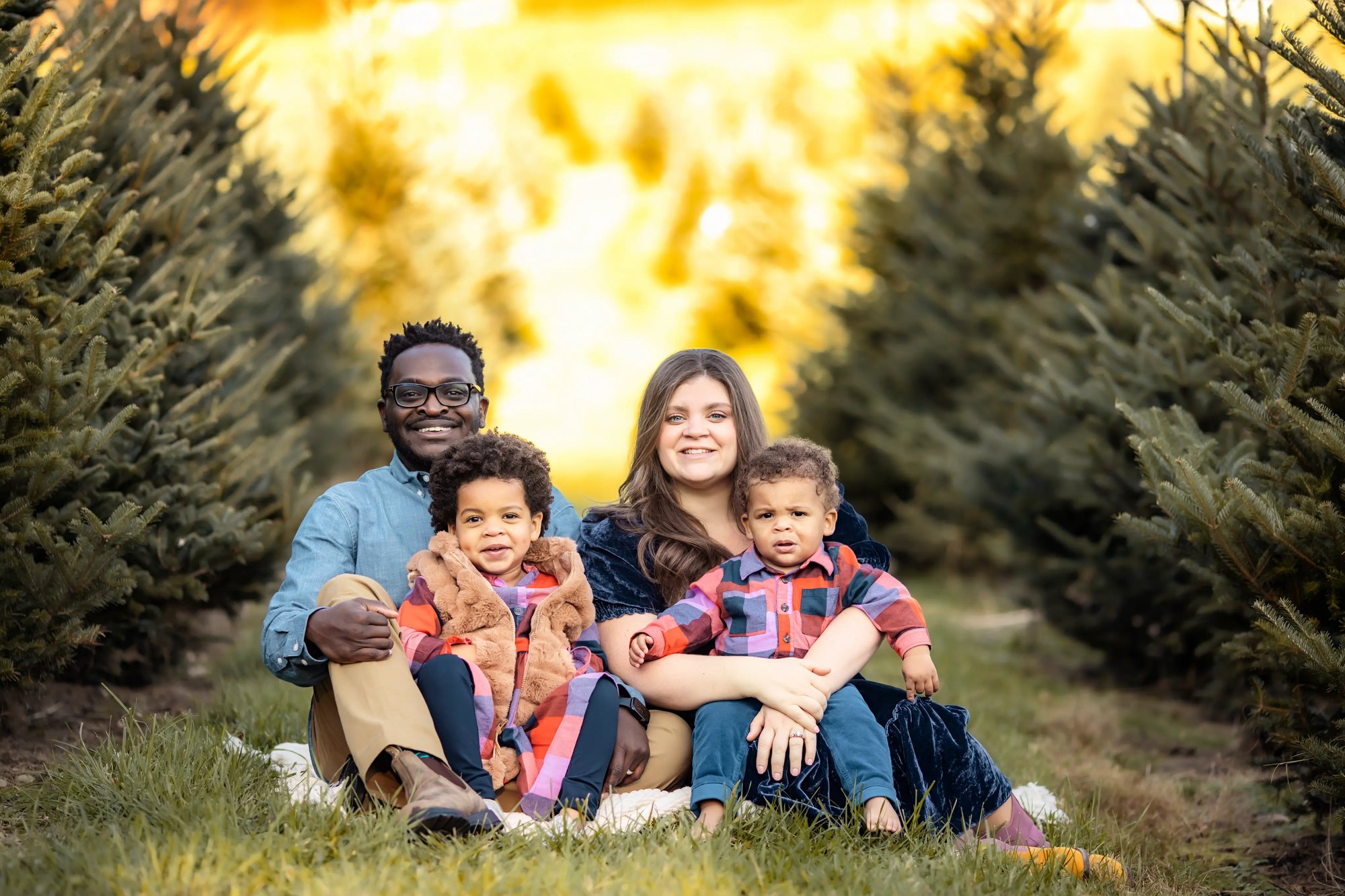 fall_parents with children - tree farm photography