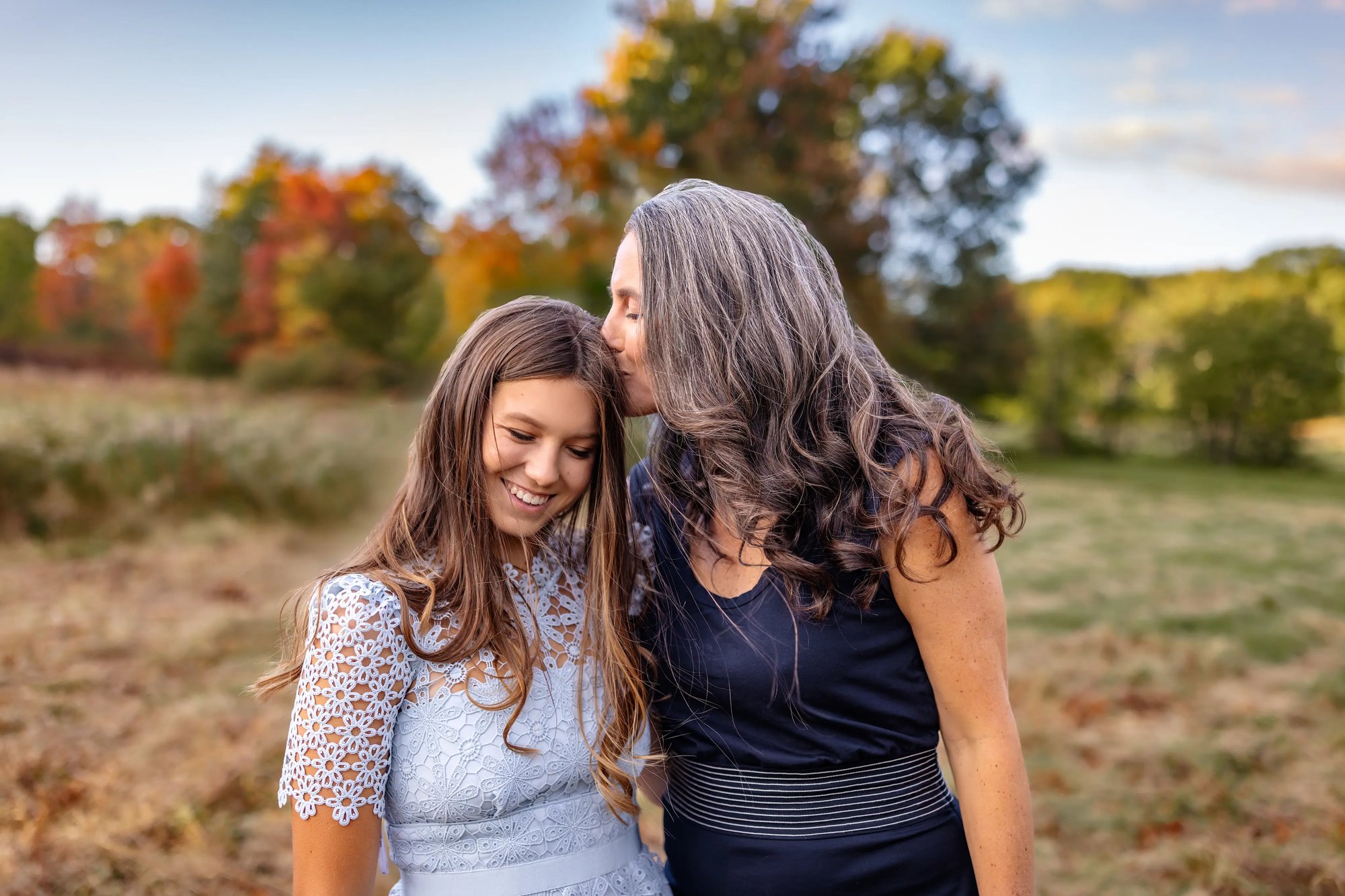 senior portrait_teen girl with mom - outdoors-1