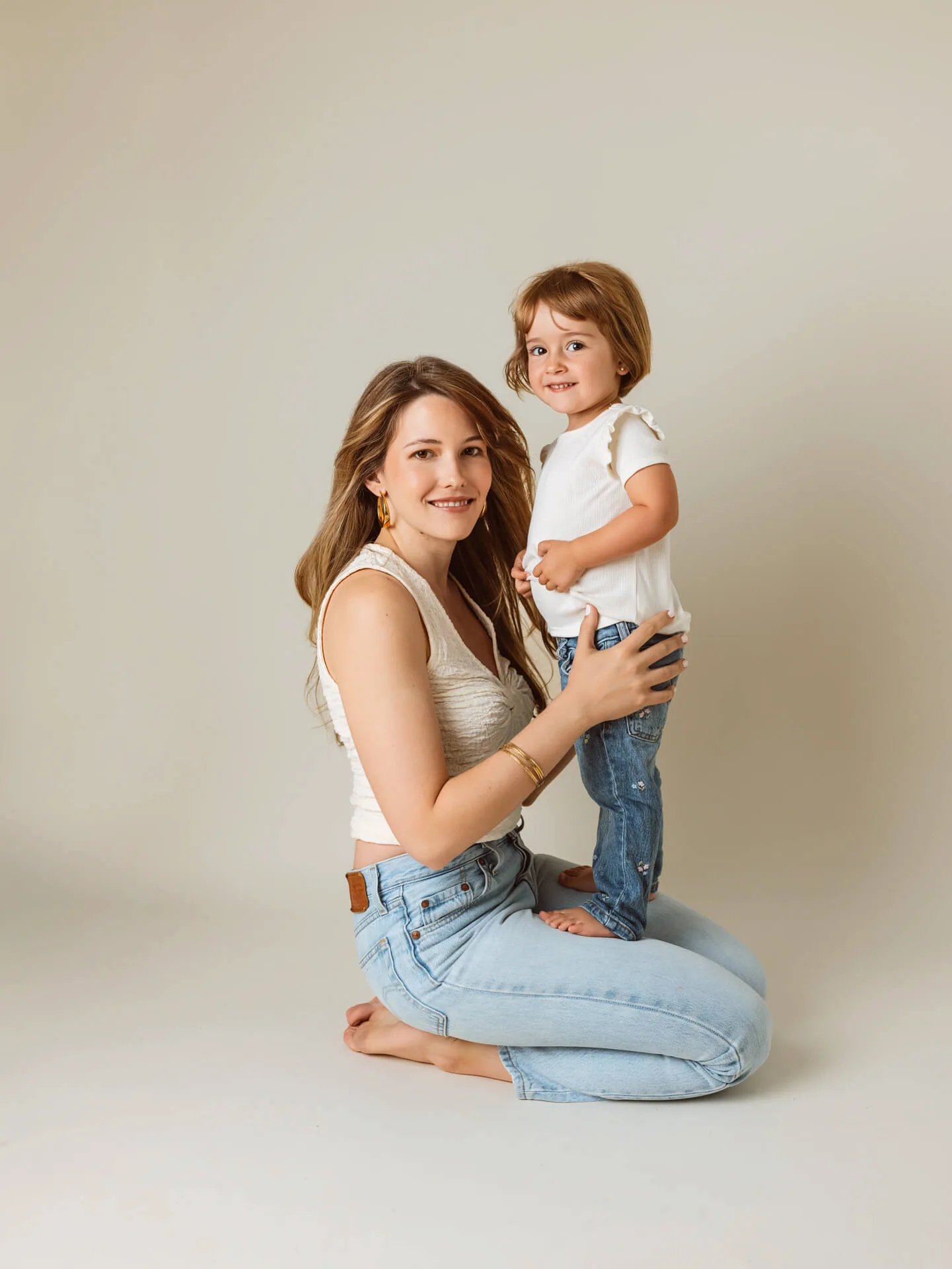 studio_mother with her baby white - photography studio in Boston