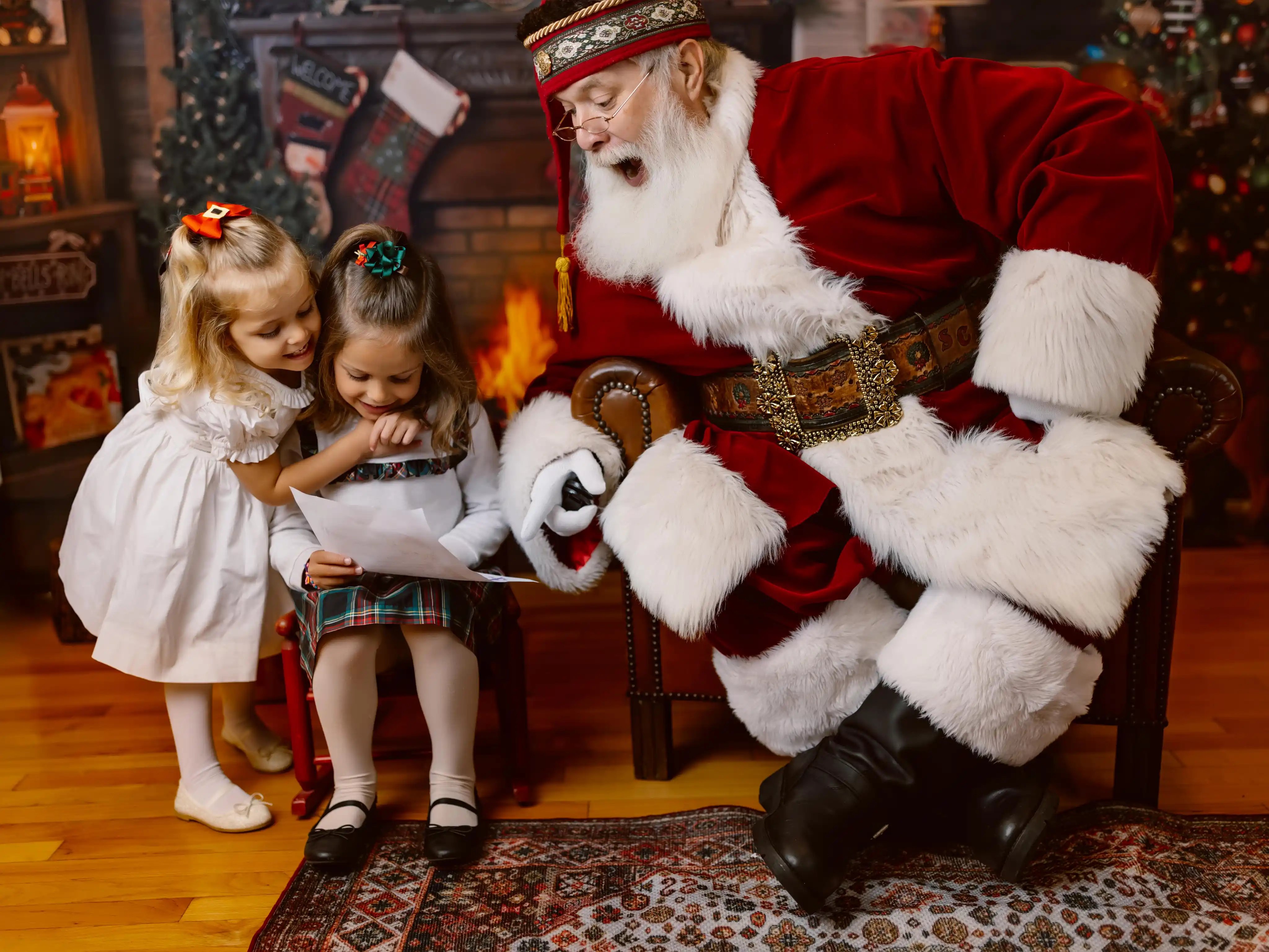 studio_two baby girl with santa - family photo with santa